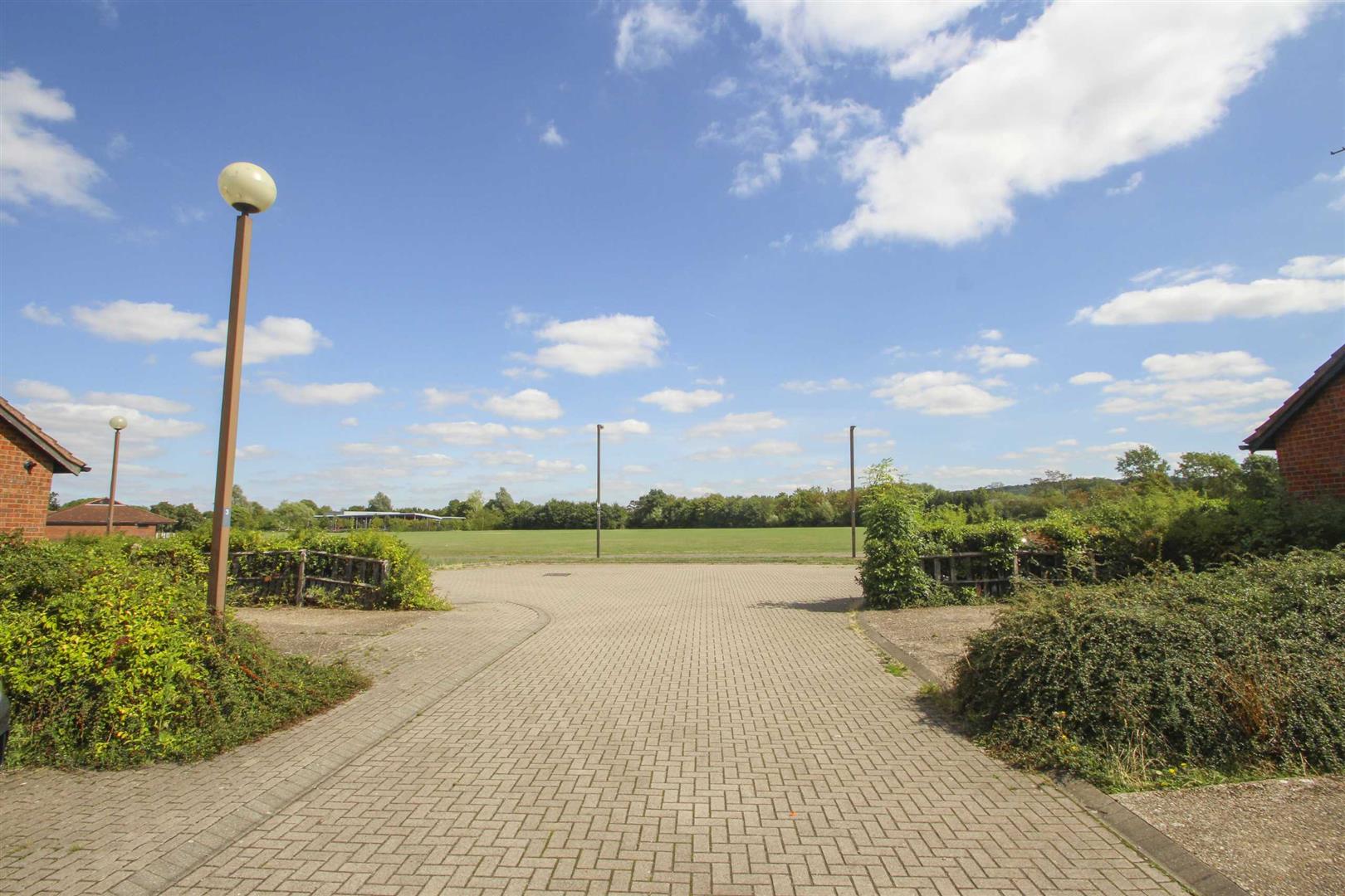 Caraway Close, Walnut Tree, Milton Keynes